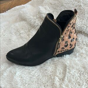 Betsyville by Betsy Johnson Leopard Accent Black Ankle Boots